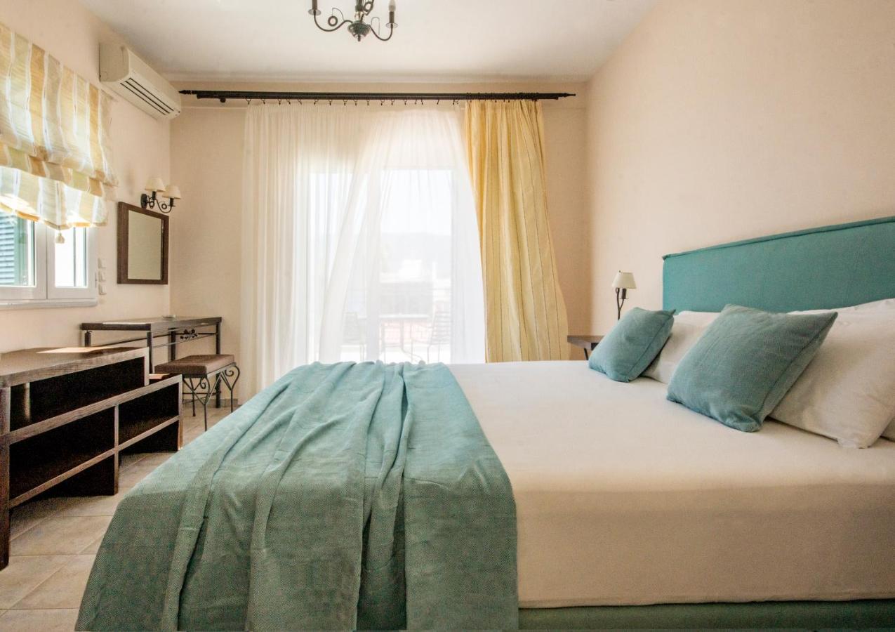 Aegean Villas Poros Town ภายนอก รูปภาพ