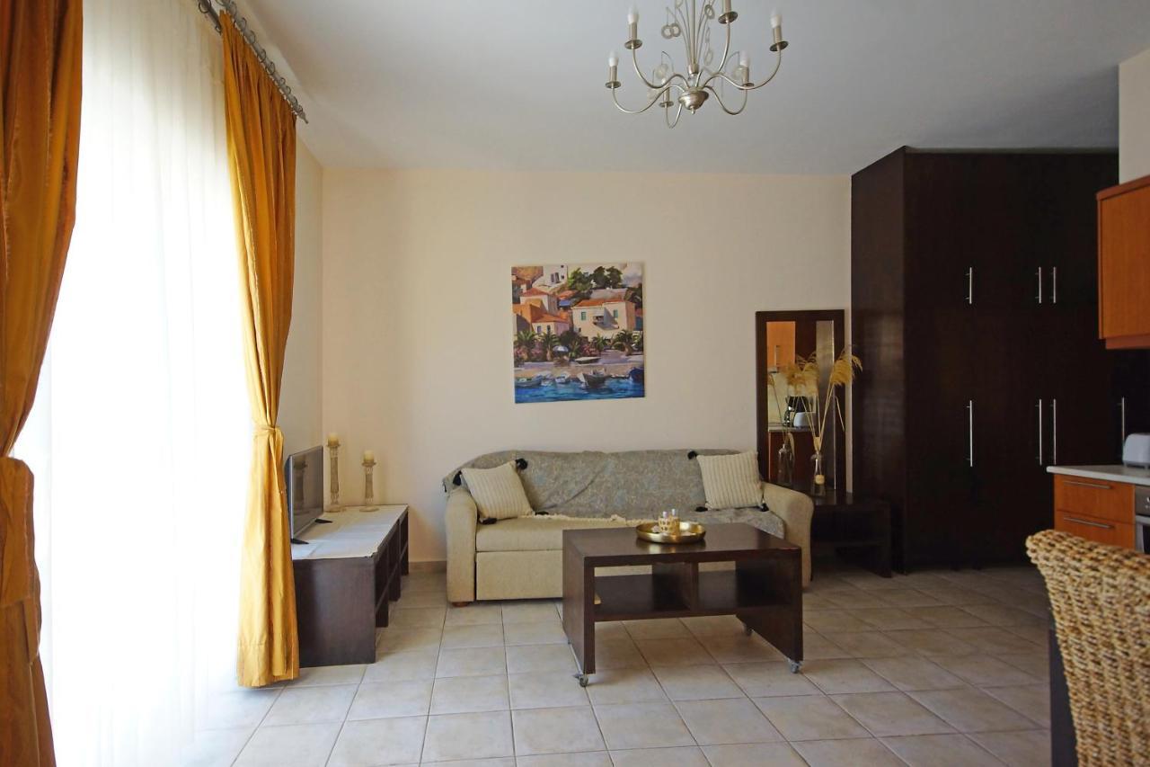 Aegean Villas Poros Town ภายนอก รูปภาพ